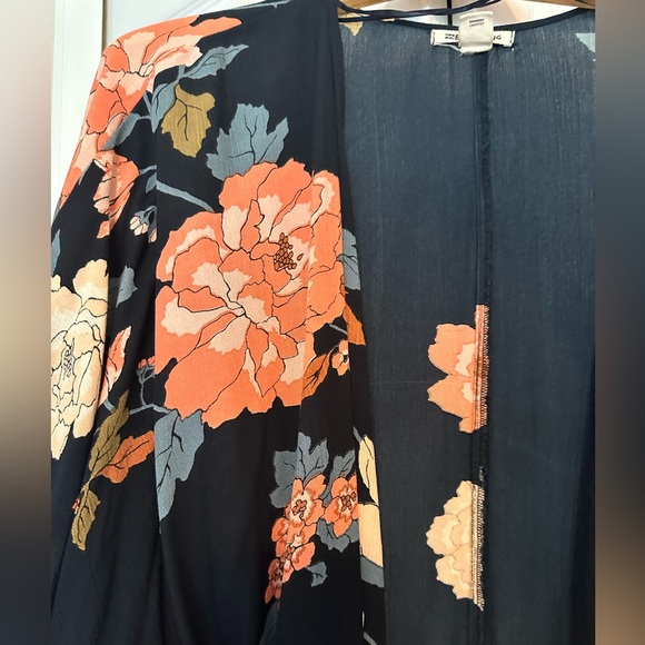 Billabong Floral Kimono,  Cover Up. - Picture 4 of 9